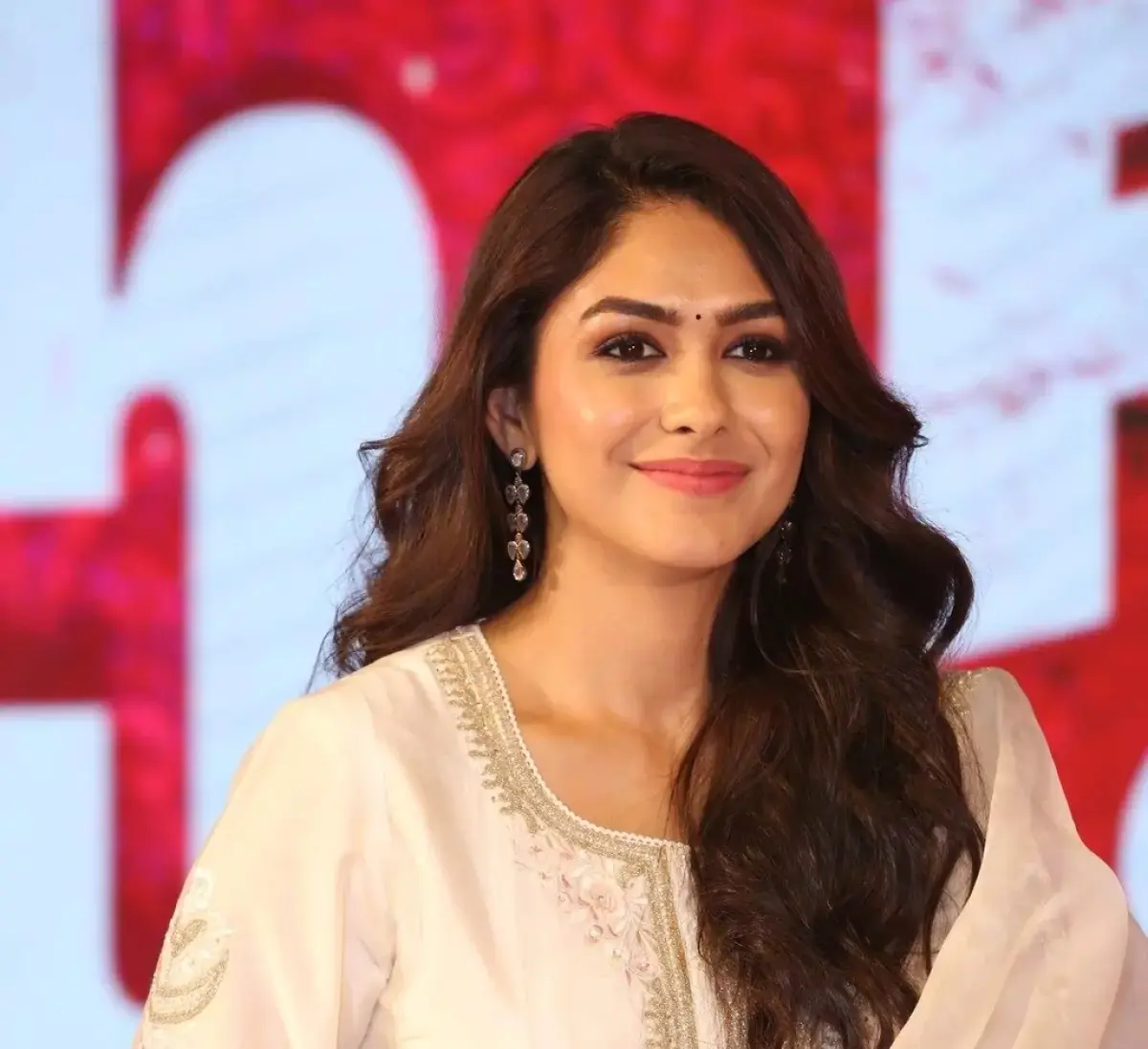 Mrunal Thakur Reacts to Wedding Rumours with Dhanush, Says Her Real Address Was Leaked