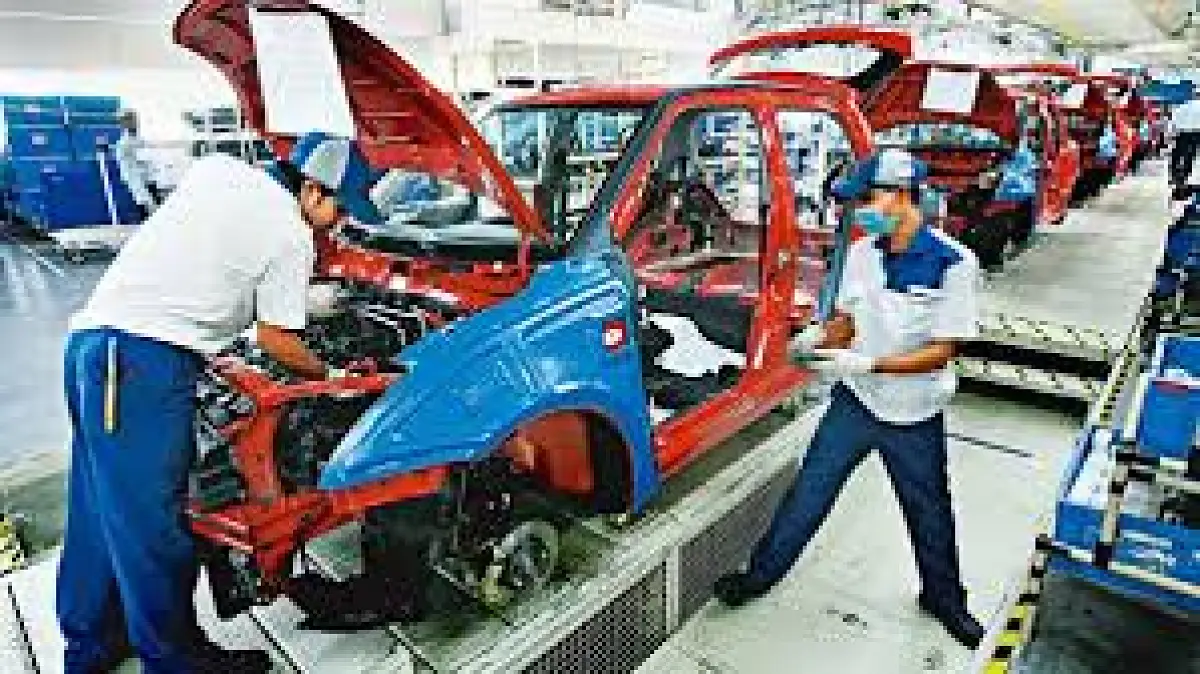 Indian Carmakers’ Market Share Hits 27% in FY26 from 18% in FY22 Amid SUV-Led Growth