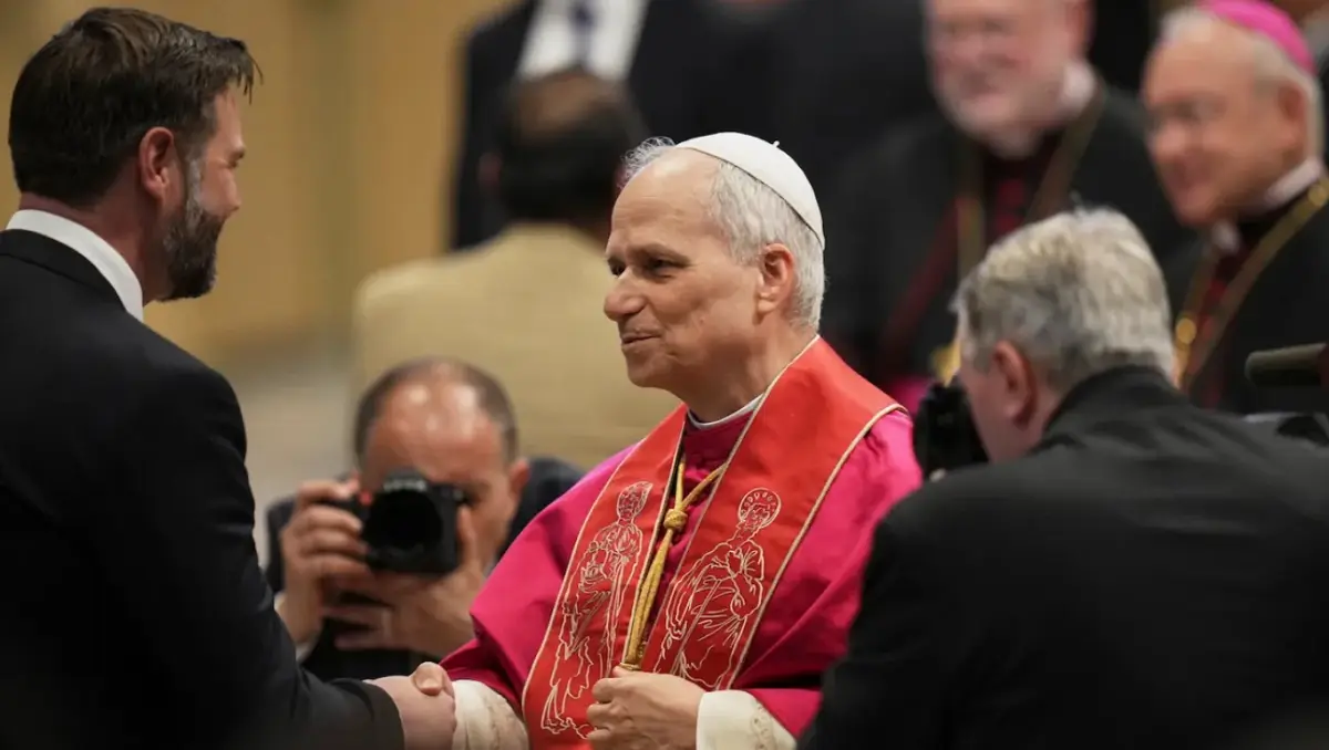 Trump–Pope Leo Clash Intensifies Over Iran War, Deepening Global Divide