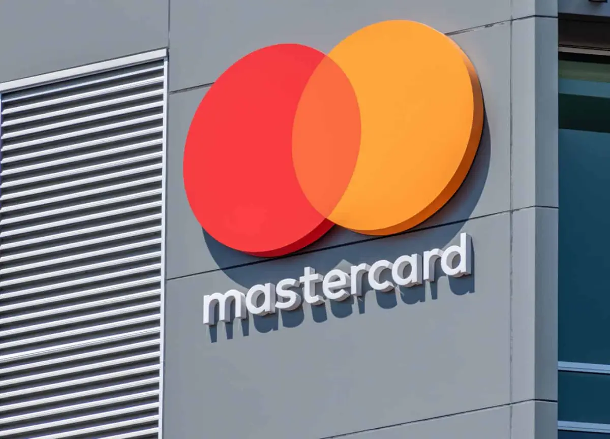 Mastercard Near Fair Value Despite High P/E, Says Simply Wall St