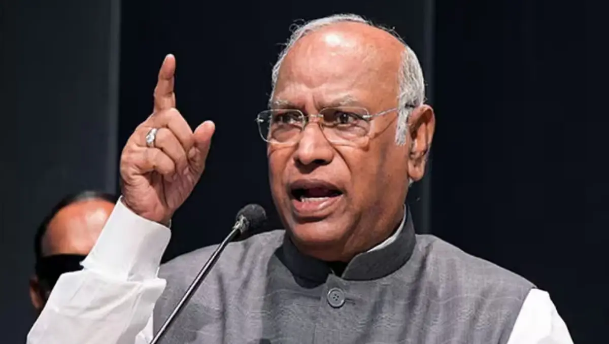 “Mallikarjun Kharge Accuses Narendra Modi of Violating Poll Code by Misusing Official Platform”