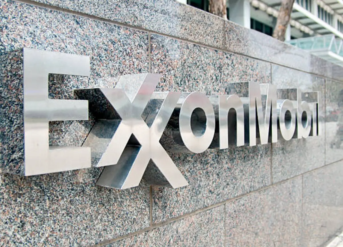 Mirae Asset Raises ExxonMobil Stake 14% to $99.7M; Analysts Maintain ‘Moderate Buy’