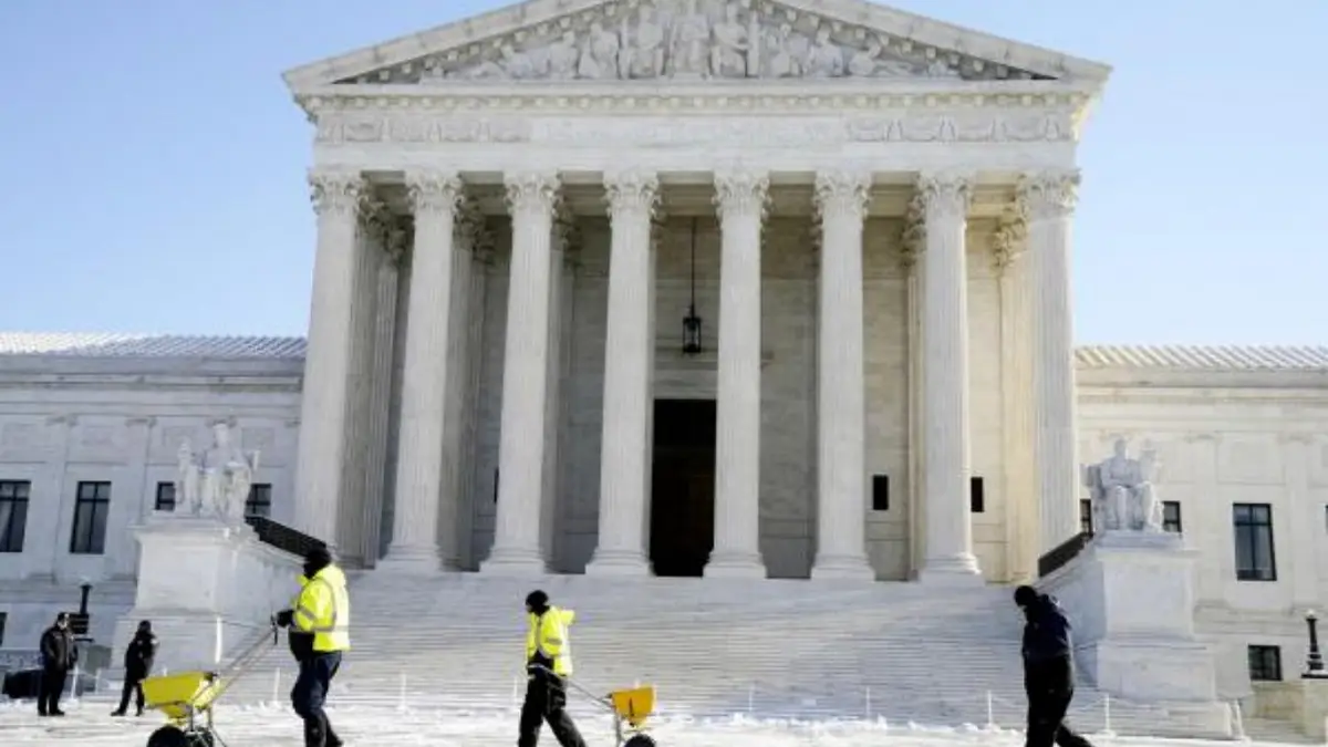 US Court Halts Vaccine Panel, Leaving New COVID Shots in Regulatory Limbo