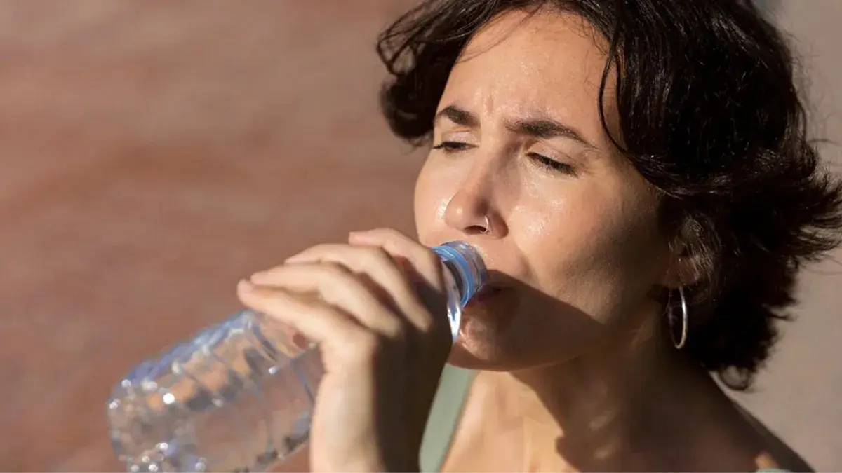 Dehydration Danger in Extreme Heat: Risks & Prevention Tips