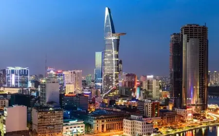 Legal Framework and Human Capital Key to Building Vietnam’s International Financial Center, Experts Say