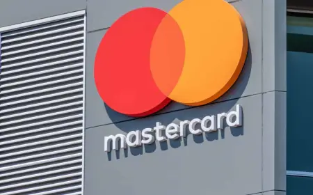 Mastercard Near Fair Value Despite High P/E, Says Simply Wall St