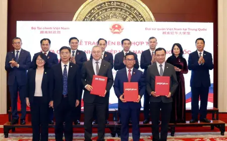 Vietjet Expands China Network with Five New Routes, Signs Fleet and Finance Deals