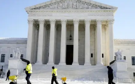 US Court Halts Vaccine Panel, Leaving New COVID Shots in Regulatory Limbo